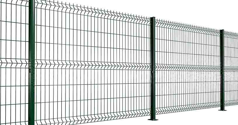 Imagen de una valla con paneles Hércules y postes Easyclip