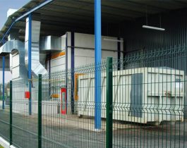 Clôturé industriel avec Panneaux Hércules Medium et poteaux Easyclip