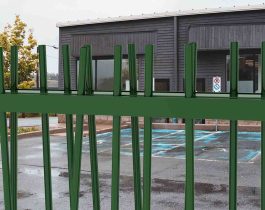 Puerta autoportante light Exotic Plus verde con cierre